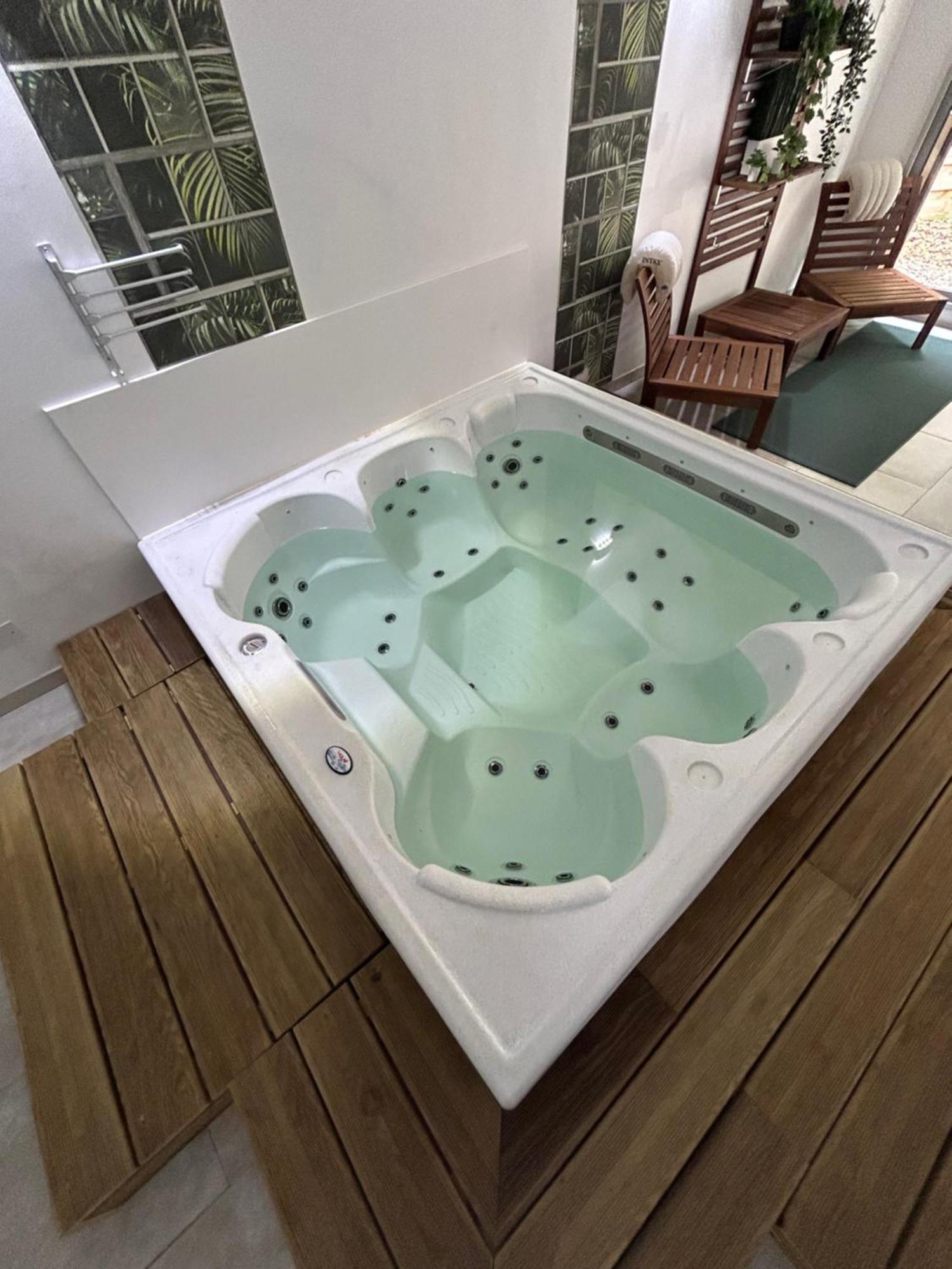 Loft And Spa Les Preaux Eksteriør billede